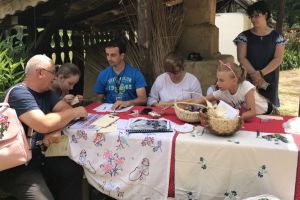 Secretele broderiei se dezvăluie la Muzeul ASTRA