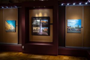 Fotografii vechi şi noi într-o expoziţie cu clădiri din Sibiu şi schimbările prin care au trecut în 100 de ani