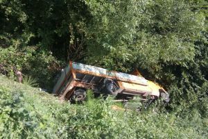 Autoutilitară răsturnată pe DN 17 C, între Liviu Rebreanu şi Cepari (FOTO)