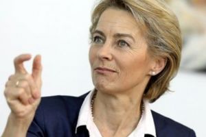 Compromis Macron-Merkel: Europa intră pe mâinile a două femei