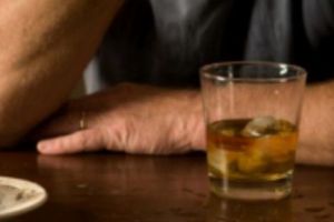 Unde dai, şi unde crapă: şi-a dorit ordin de interdicţie în bodegă şi s-a ales cu dosar penal