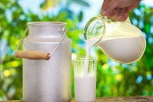 Cifrele ANPC arată o realitate scandaloasă. Tone de lapte stricat au fost scoase pe piaţă. News alert!