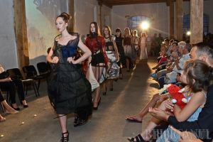 O nouă generaţie de designeri îşi prezintă creaţiile la Gala Diplomelor