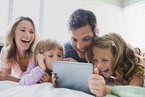 Pană uriaşă pe internet – Aproape 800.000 de pagini de web nu au funcţionat