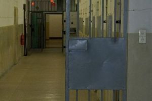 Alertă la Poliţia Capitalei. Evadare spectaculoasă din Beciul Domnesc