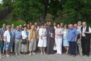 „La umbra nucului bâtrân”, o bogăţie spirituală pentru cititori şi iubitorii literaturii