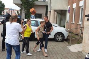 Dirigintele Oficiului Poştal din Sebeş REȚINUT de poliţişti – I-ar fi instigat pe subalterni la comiterea de infracţiuni