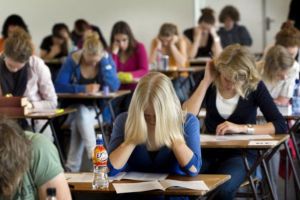 Perle BAC 2019 – “Poietul lasă moştenire poiezii mizerabile”