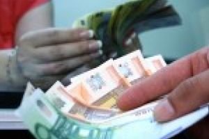 Euro a crescut cu un ban in ultimele doua zile