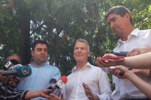 Drumul expres Piteşti-Craiova. Ministrul Cuc îl tratează cu… GARGARĂ pe şeful Ford