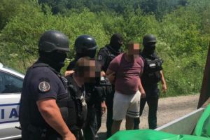 Au fugit cu marfa din Suedia şi au fost prinşi în Argeş!