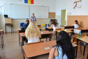 Tupeu pedepsit: Tânăr eliminat de la Bacalaureat, după ce a luat ciorna unui coleg