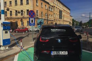 La Jimbolia vă veţi putea încărca maşina electrică. „Copac digital” şi microbuze, cu bani europeni