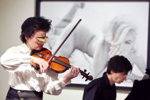 Cine dracu’ mai e şi Roman Kim ăsta?