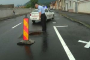 Intervenţie a Poliţiei Locale, pe strada Avram Iancu din Braşov (FOTO)