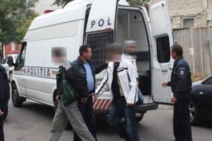 Romi din Merişani şi Băiculeşti, prinşi în FLAGRANT pe Transfăgărăşan