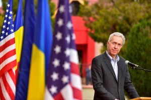 Interviu acordat cotidianului ZIUA de Constanta de Hans Klemm, ambasadorul SUA - Romania se bucura de o multime de oportunitati si resurse, cea mai importanta fiind chiar oamenii sai“