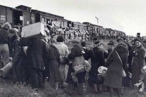 File de istorie: 70 de ani de la cel mai mare val de deportări din Basarabia şi Bucovina de Nord