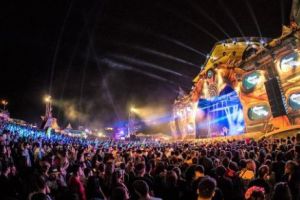 Imnul Neversea, “One life”, compus de Mike Perry. Show-uri aviatice, cu Mig 21LanceR şi F16, şi alte surprize la cel mai mare festival de pe plajă