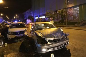 FOTO Accident! Cinci maşini avariate pe o stradă centrală din municipiul Botoşani