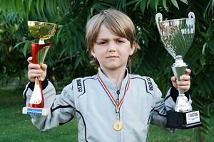 Băieţel (6 ani) din Satu Mare, locul 1 la două concursuri naţionale de karting