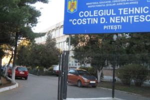 Elev din Piteşti, BĂTUT de un locatar nervos în faţa blocului