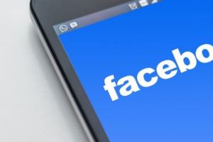 Facebook anunţă că problemele s-au rezolvat pe toate platformele sale