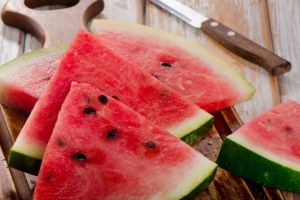 Nu mai aruncaţi seminţele de pepene! Iată cât de sănătoase sunt