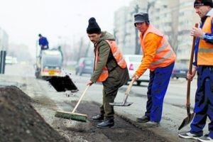 Modul de calcul al salariilor va fi schimbat. Cât va câştiga un muncitor necalificat şi cât un angajat cu doctorat