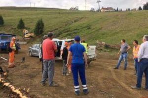 Maşina lui Costel Avram, lovită de trăznet