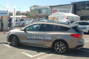 Piloţi experimentaţi au învăţat şoferi din Timişoara să conducă defensiv – Ford Driving Skills for Life