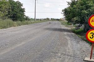 Reparaţii provizorii la drumul spre Amaţi. Lucrările încep săptămâna viitoare