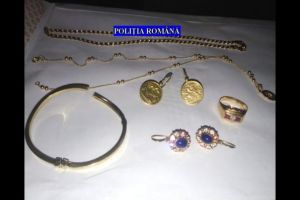 Jaf într-o casă din judeţul Satu Mare. Doi tineri au fugit cu bani şi bijuterii de zeci de mii de lei