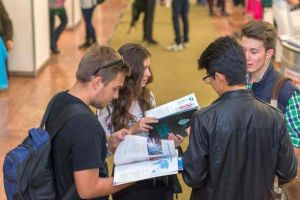 Admiterea în străinătate, un proces simplu şi rapid pentru cei care vor să înceapă studiile în septembrie 2019