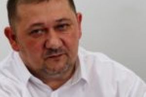 Senatorul Chisăliţă mai schimbă o lege! Familia monoparentală care adoptă copii nu trebuie să fie condamnată la sărăcie!