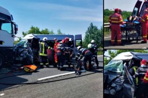 Accident cu 5 victime pe DN 19, lângă Carei: Răniţii erau într-un microbuz din Bihor, lovit frontal de un TIR (FOTO / VIDEO)