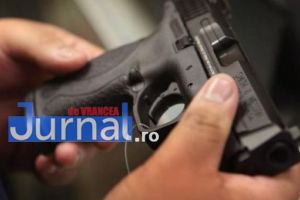 Tânăr prins în trafic drogat şi cu o armă la bordul masinii