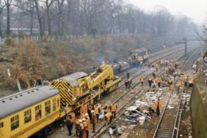 Crimă sau accident? O femeie a fost lovită de tren din cauza soţului