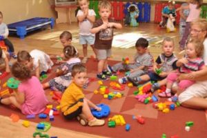 Construcţia de noi creşe şi modernizarea de străzi, în atenţia Primăriei