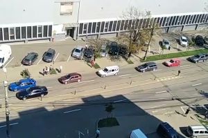 VIDEO Protest de amploare al şoferilor la Botoşani! Oameni din tot judeţul se strâng la miting