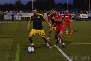 A debutat turneul final al Campionatului Naţional de Minifotbal: Bad Boys Oradea, învinsă la penalty-uri (FOTO)