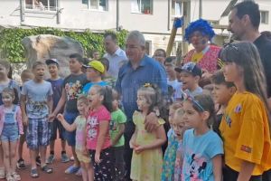 Cel mai frumos loc de joacă din oraş este, de ieri, la dispoziţia copiilor, în Burdujeni