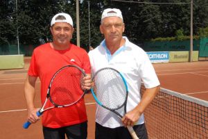 Viorel Negru s-a impus în trei seturi, după mai bine de două ore, în disputa cu Stelică Airinei