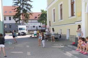 Jocuri în aer liber la ”Fabrica de idei estivale – Vacanţa la Bibliotecă” (FOTO)