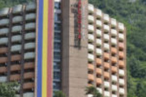 Soare, apă şi muzică în Băile Herculane. Serbările Verii se mută în staţiunea de pe Valea Cernei