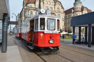 Tramvaiul de epocă şi autobuzul decapotabil ies din nou pe traseu. Vezi programul anunţat de OTL!