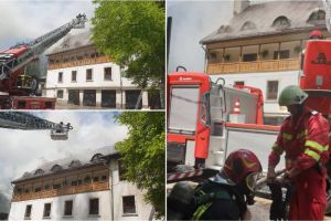 UPDATE FOTO, VIDEO: INCENDIU la Mănăstirea Râmeţ: Arde acoperişul pe o suprafaţă de aproximativ 400-600 mp. Intervin pompierii cu mai multe autospeciale
