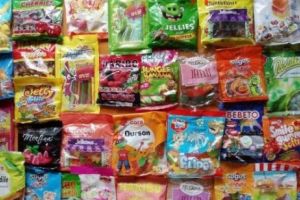 Atenţie! Acest tip de bomboane sunt un adevărat pericol pentru sănătate. Le găseşti pe rafturile magazinelor din România