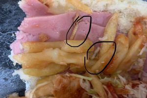 Reprezentantul fast-food-ului de pe Primăverii: Sandwich-ul cu viermi nu este de la noi. Este o făcătură