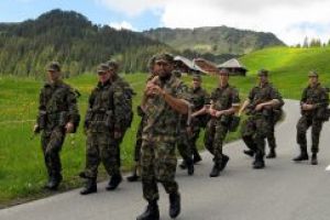 Elvetia: Peste 40 de soldati elvetieni s-au imbolnavit subit, patru in stare grava